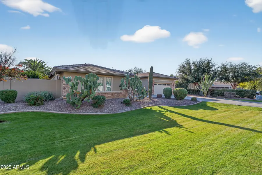 733 E Fieldstone Place, Chandler, AZ 85249 - Image #2