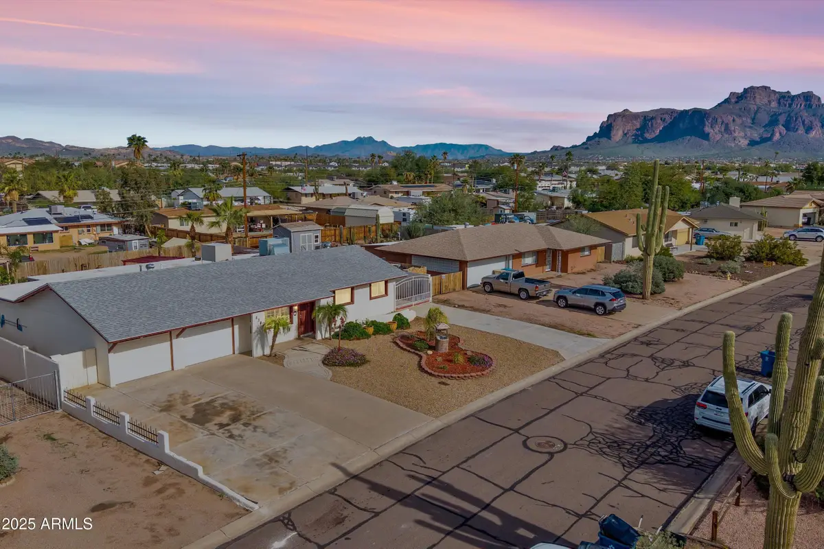 834 E Granada Avenue, Apache Junction, AZ 85119 - Image #1