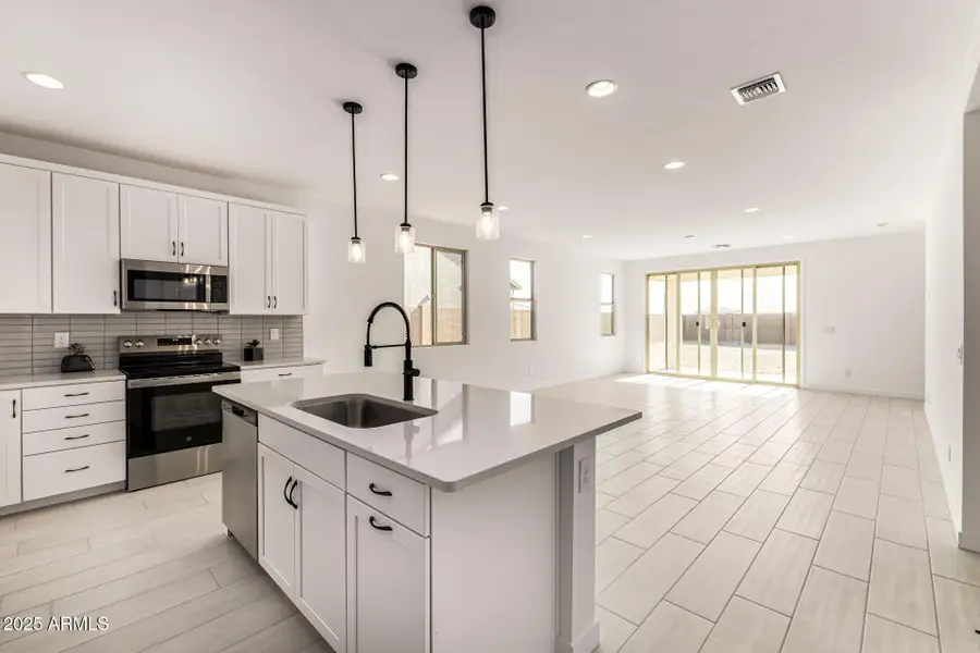 18633 E Helian Drive, Queen Valley, AZ 85118 - Image #2