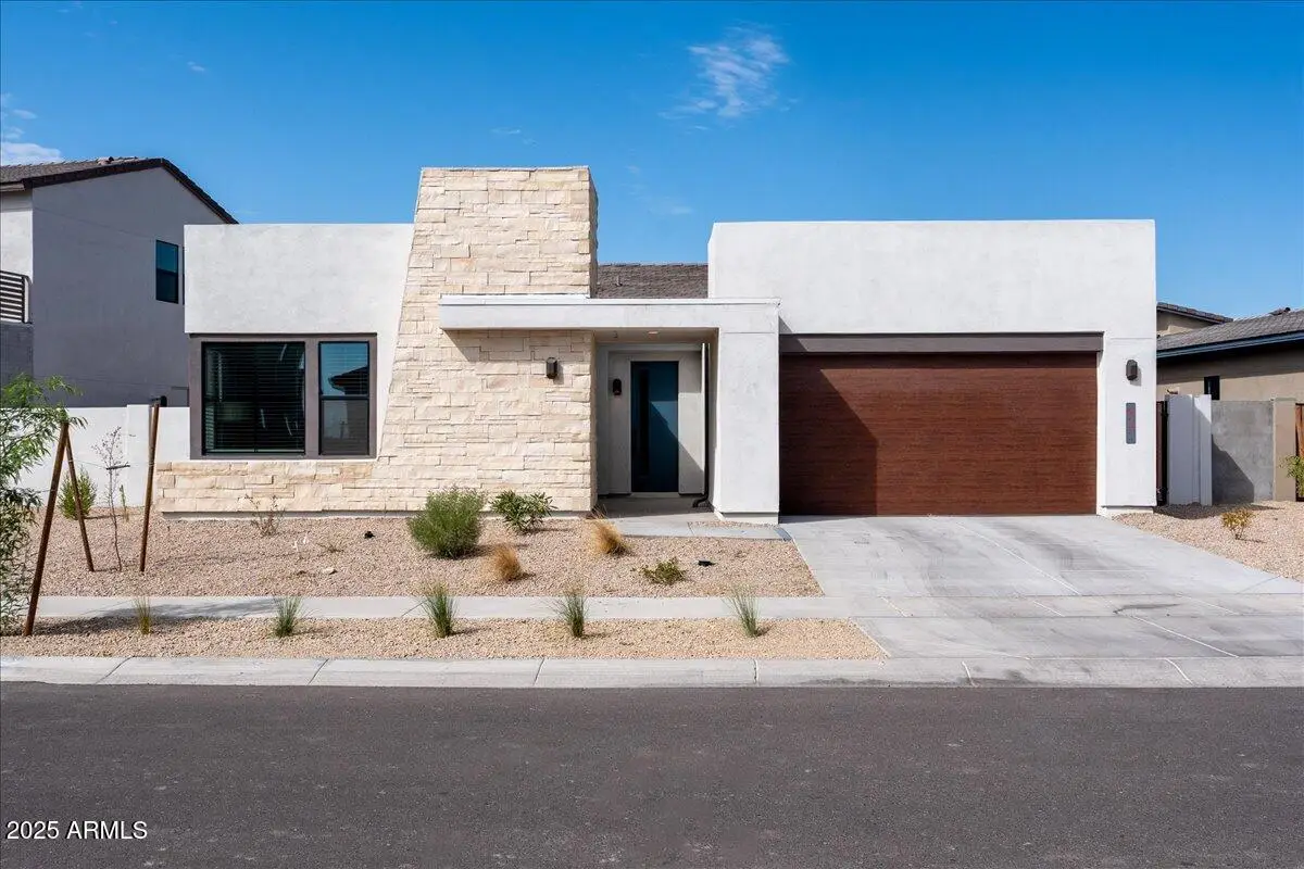 917 E Buist Avenue, Phoenix, AZ 85042 - Image #1