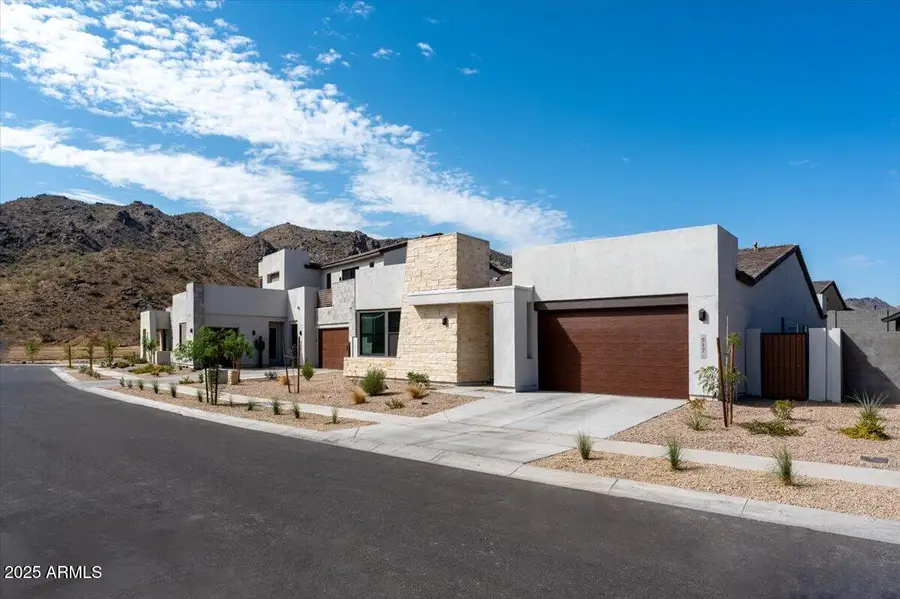 917 E Buist Avenue, Phoenix, AZ 85042 - Image #2