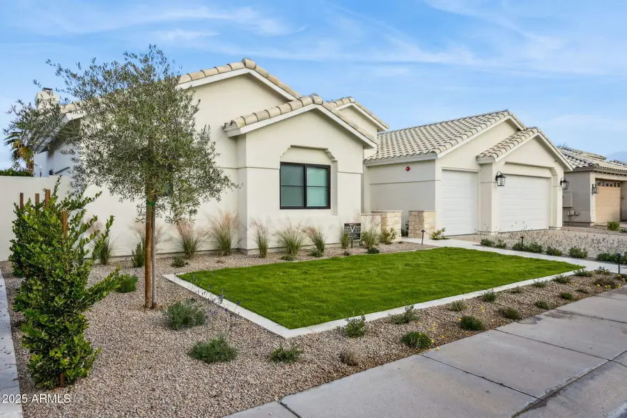 8916 E Camino Del Santo Street, Scottsdale, AZ 85260 - Image #2