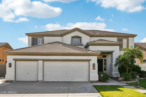 923 W Windsong Drive, Phoenix, AZ 85045