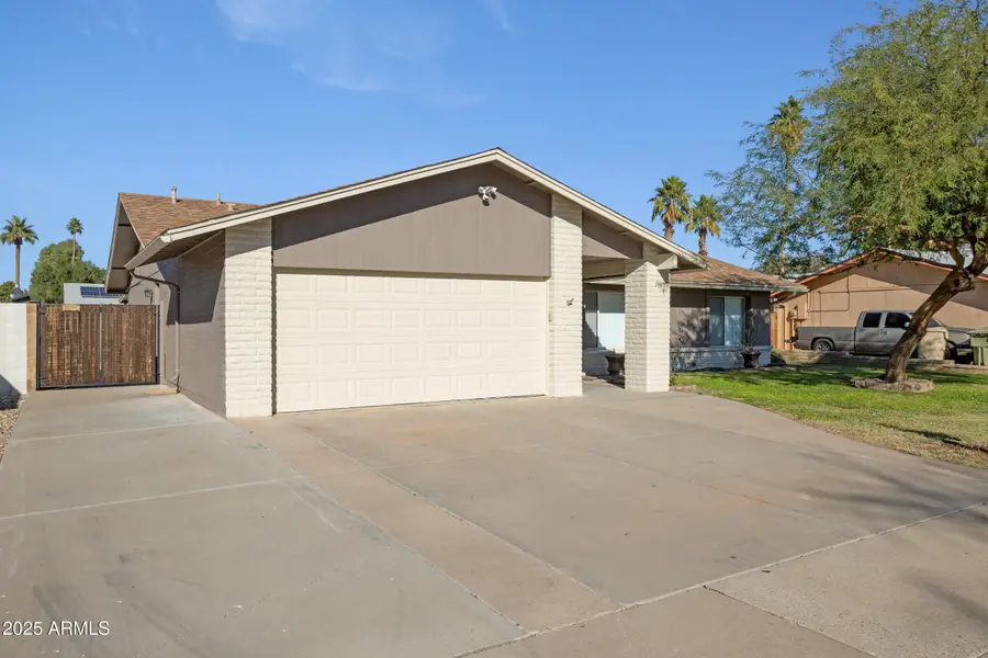 5032 W Morten Avenue, Glendale, AZ 85301 - Image #2