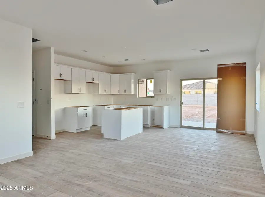 3910 N Mateo Drive, Eloy, AZ 85131 - Image #3