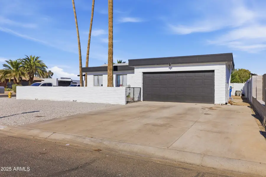 10428 W Calle De Plata Street, Phoenix, AZ 85037 - Image #2