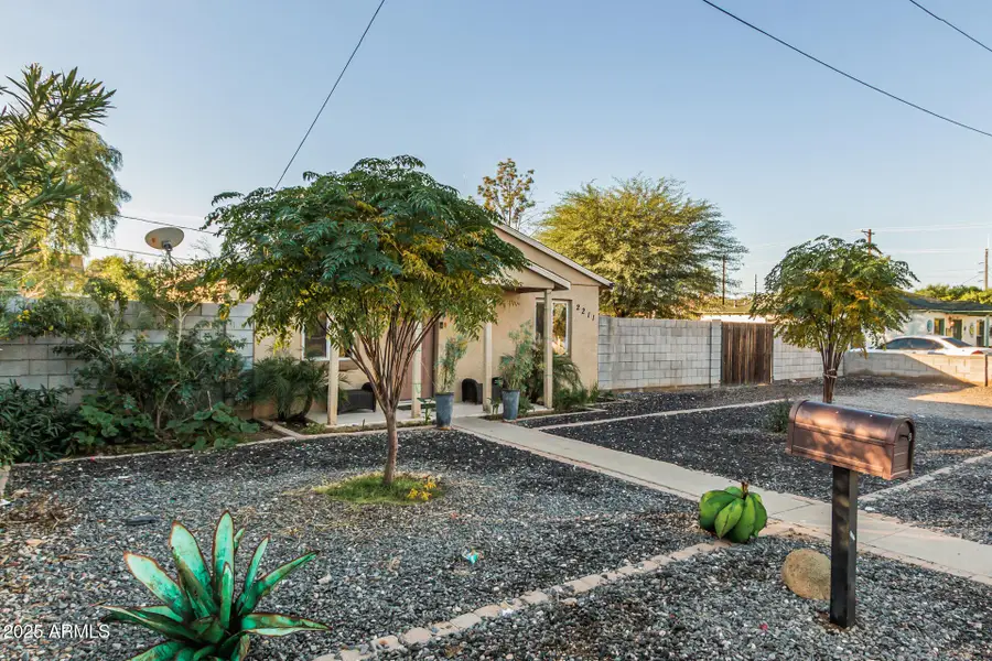 2211 W Medlock Drive, Phoenix, AZ 85015 - Image #2