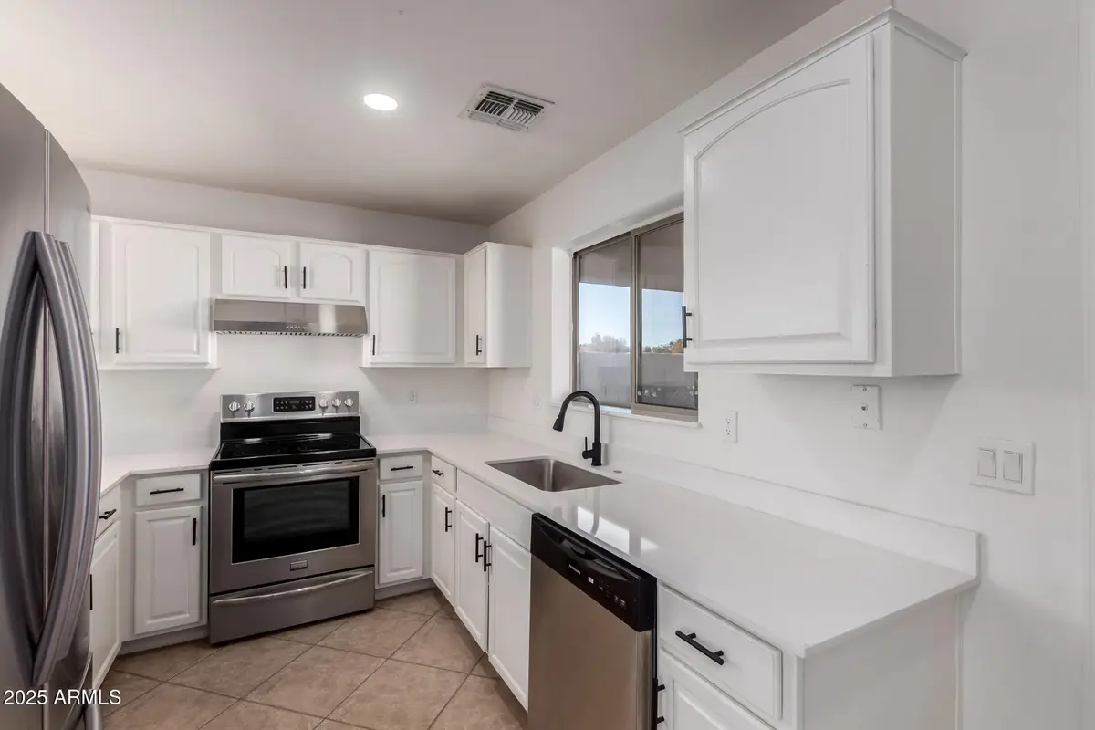 5926 S 16th Drive, Phoenix, AZ 85041 - Image #1