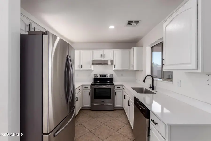 5926 S 16th Drive, Phoenix, AZ 85041 - Image #2