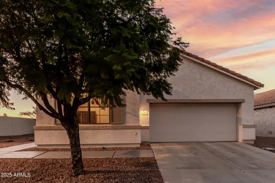 17504 N Phoenician Drive, Surprise, AZ 85374 - Image #2