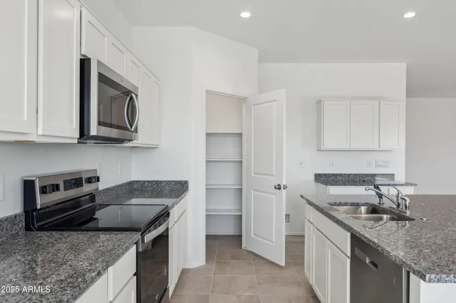 175 S Almoner Lane S, Casa Grande, AZ 85122 - Image #2