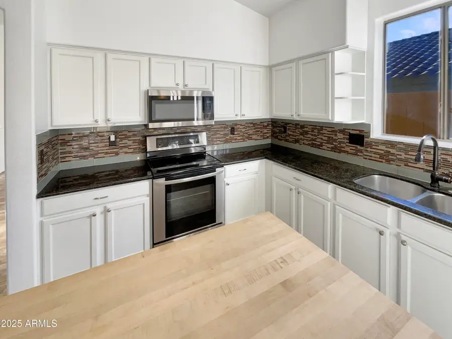 18184 W Desert Blossom Drive, Goodyear, AZ 85338 - Image #2