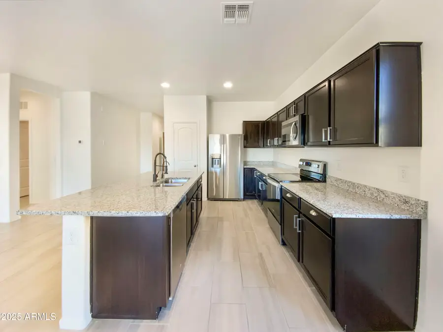 1752 N Hubbard Street, Casa Grande, AZ 85122 - Image #2