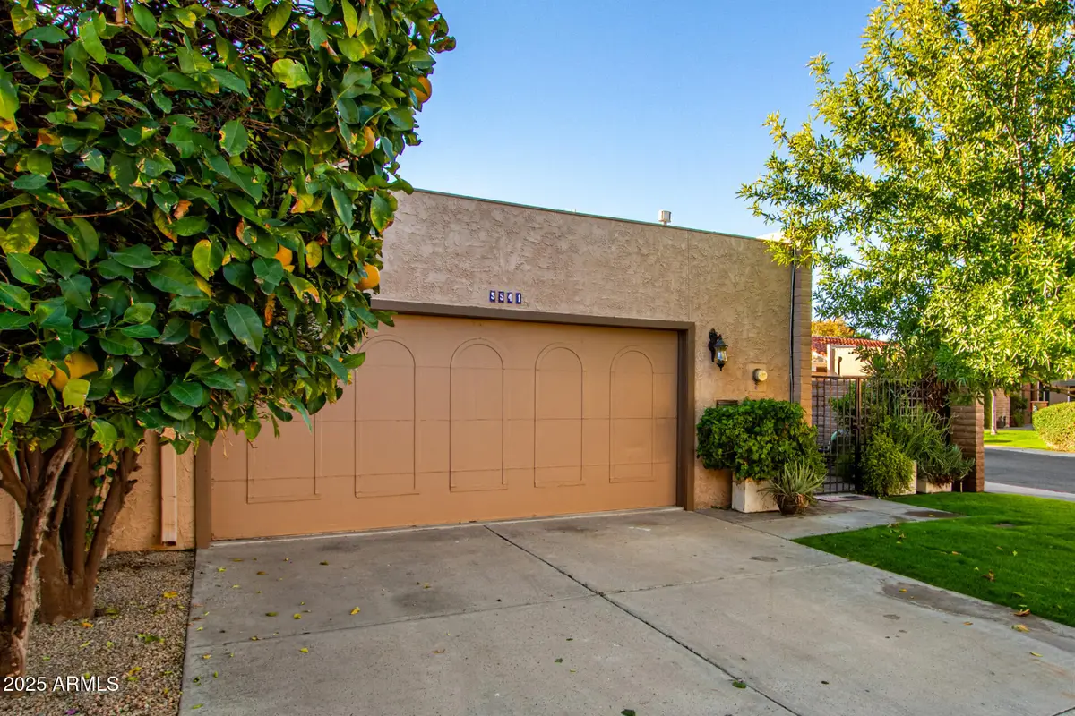 5541 N 5th Lane, Phoenix, AZ 85013 - Image #1