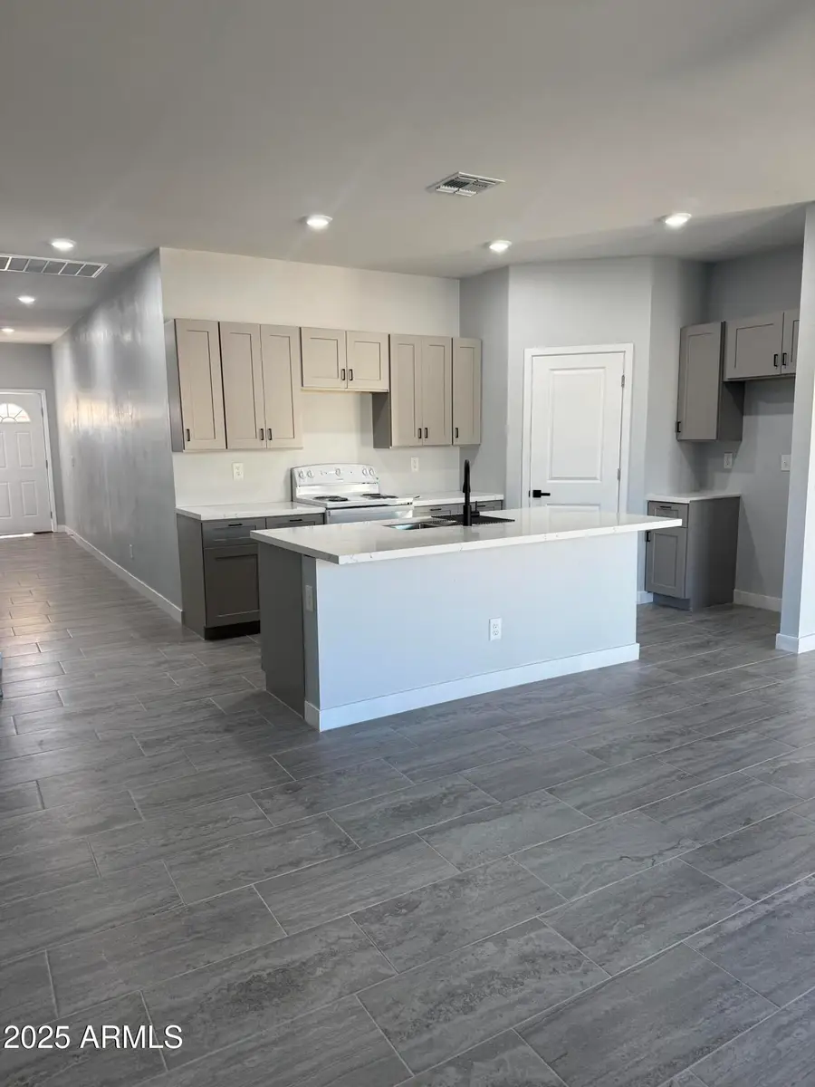 9146 W Swansea Drive, Arizona City, AZ 85123 - Image #2