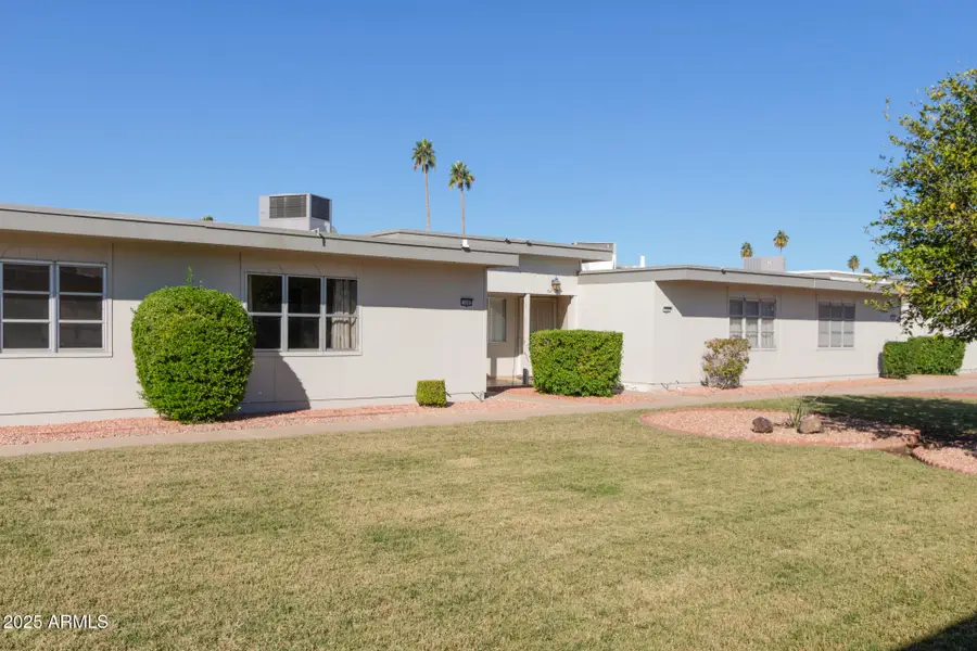 10882 W Coggins Drive, Sun City, AZ 85351 - Image #2