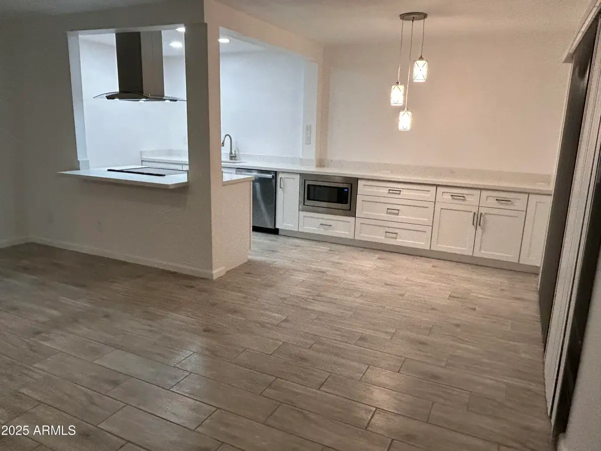 3416 N 44 Street #10, Phoenix, AZ 85018 - Image #1