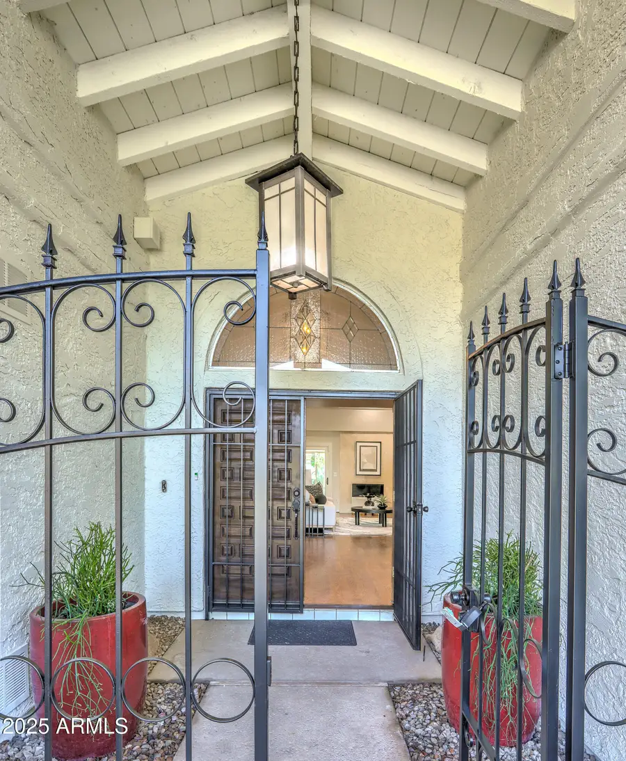 7337 E Echo Lane, Scottsdale, AZ 85258 - Image #3