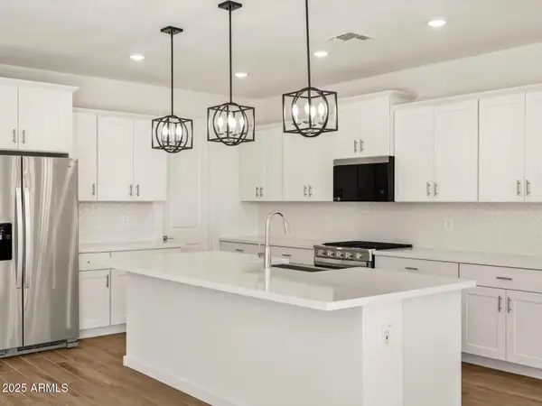 2399 E Grenache Road, San Tan Valley, AZ 85143