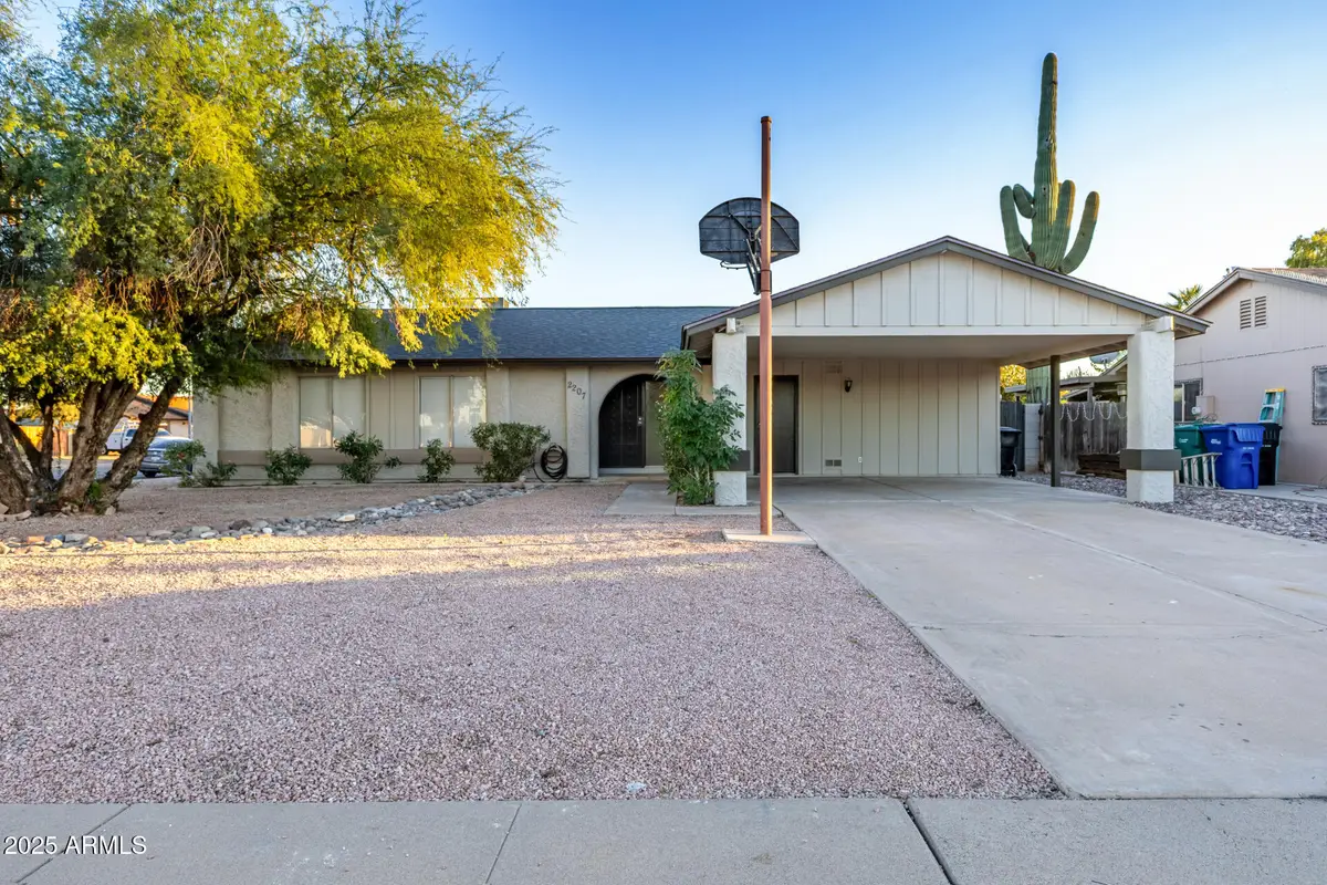 2207 W Portobello Avenue, Mesa, AZ 85202 - Image #1
