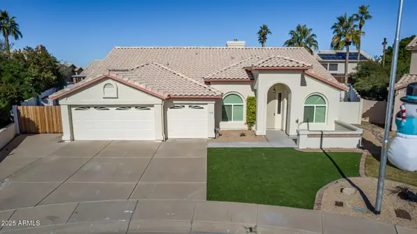8736 W Tierra Buena Lane, Peoria, AZ 85382