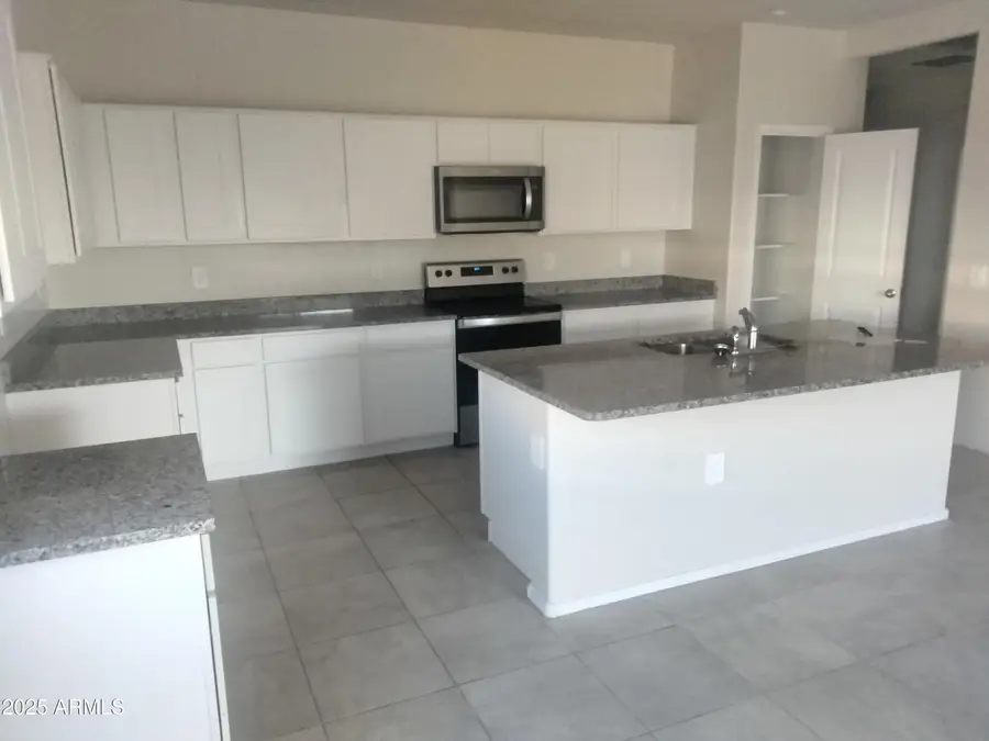 36063 W San Alvarez Avenue, Maricopa, AZ 85138 - Image #2