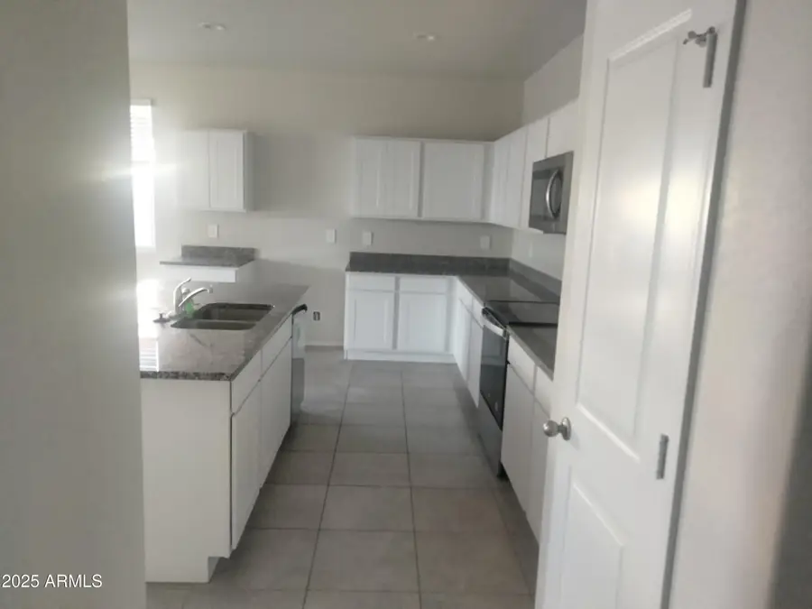 36063 W San Alvarez Avenue, Maricopa, AZ 85138 - Image #3