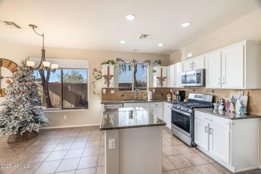 39517 N Noble Hawk Court, Anthem, AZ 85086 - Image #3
