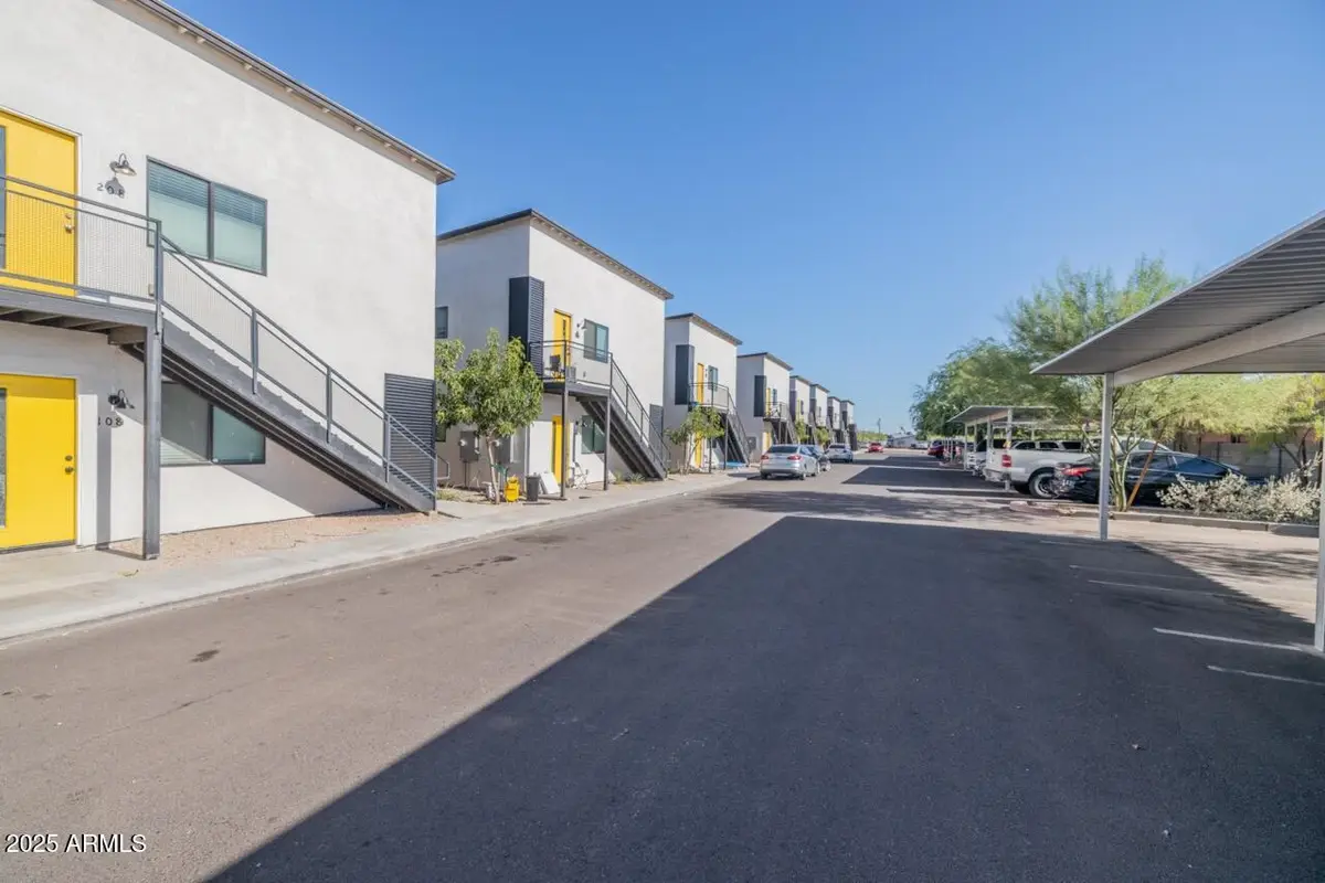 1135 E Chipman Road, Phoenix, AZ 85040 - Image #1