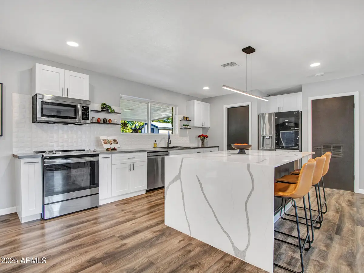 3010 E Yucca Street, Phoenix, AZ 85028 - Image #1