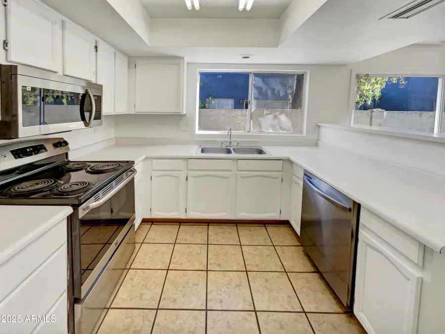 18621 N 4th Drive, Phoenix, AZ 85027 - Image #2