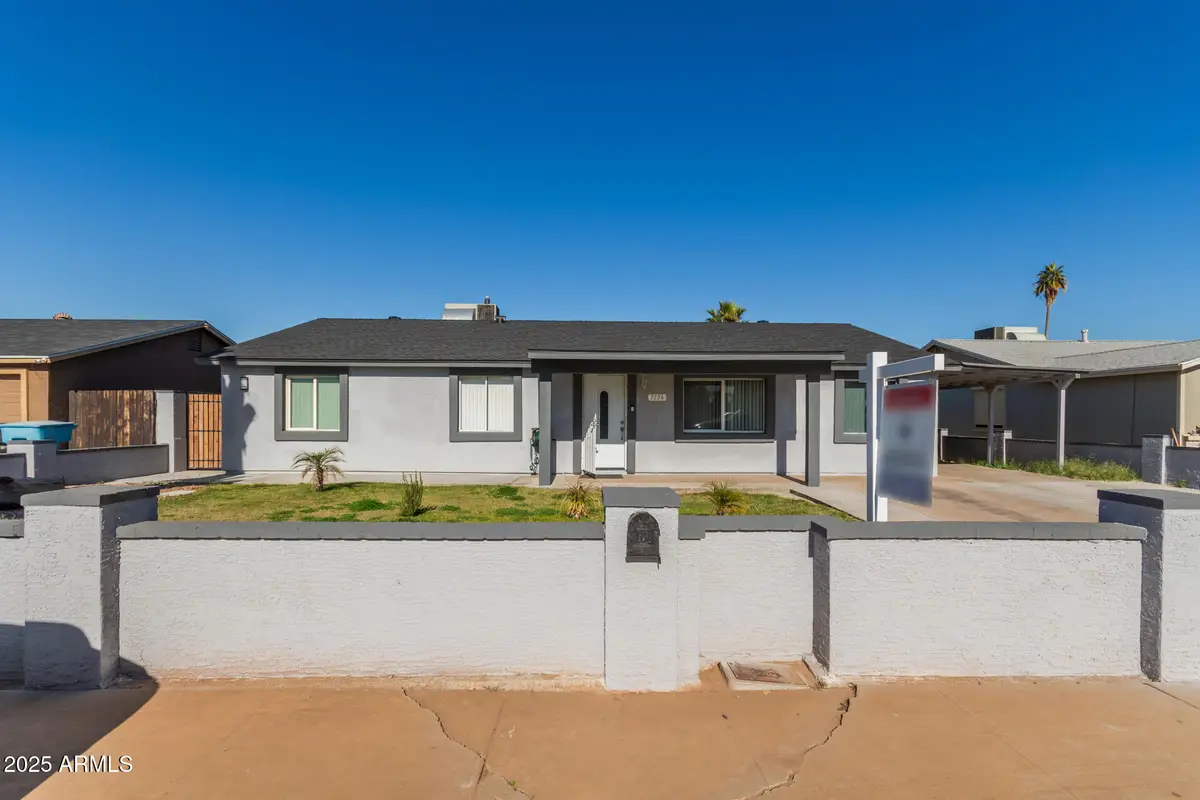 7136 W Westview Drive, Phoenix, AZ 85033 - Image #1