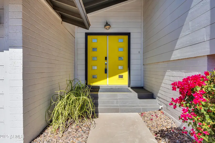 8614 E Monterey Way, Scottsdale, AZ 85251 - Image #2