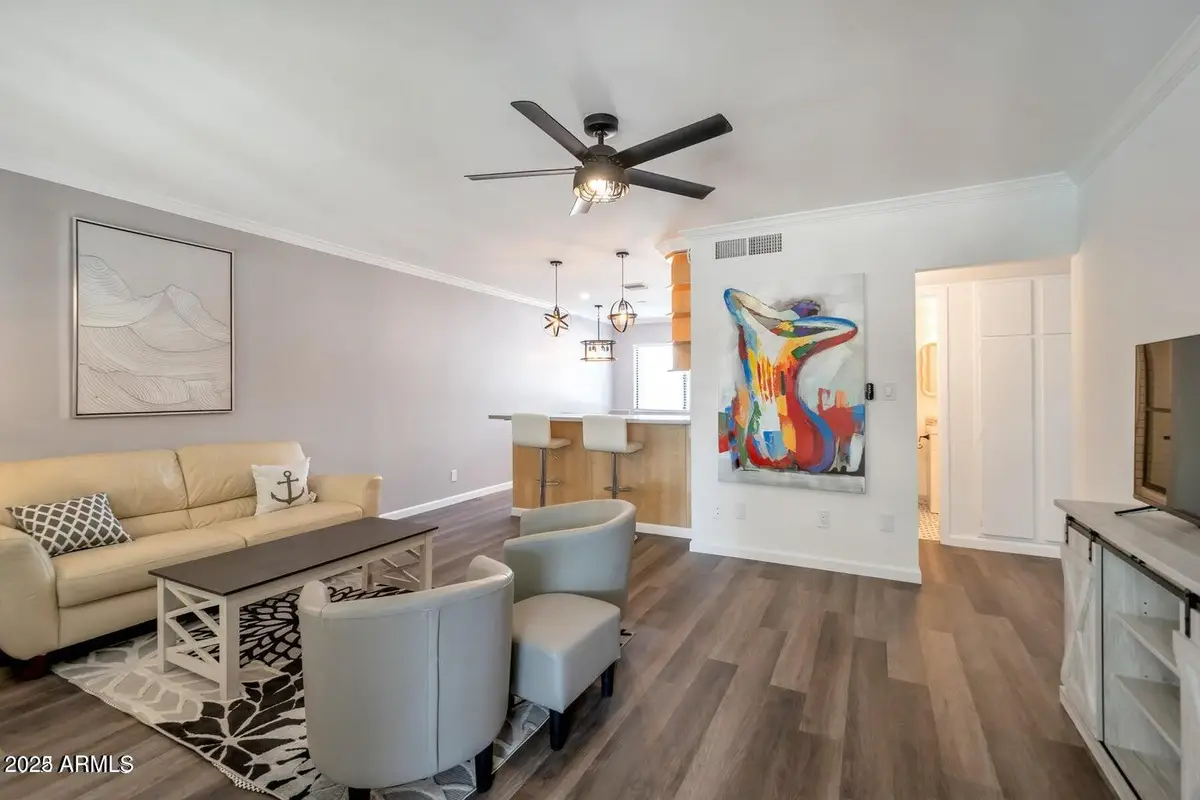 721 E Montebello Avenue #225, Phoenix, AZ 85014 - Image #1