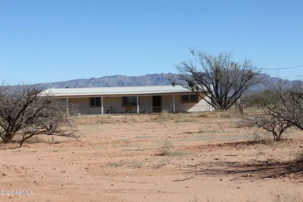 6229 S Natoma Trail, Hereford, AZ 85615