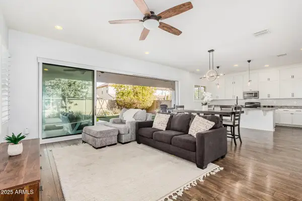 836 E Gary Lane, Phoenix, AZ 85042