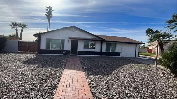 1839 W Kerry Lane, Phoenix, AZ 85027