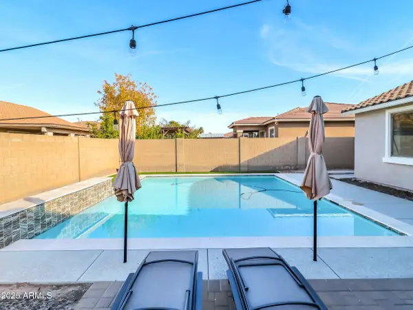 1866 E Ravenswood Drive E, Gilbert, AZ 85298