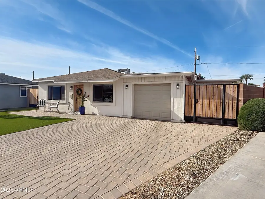 4228 N 44th Place, Phoenix, AZ 85018 - Image #2