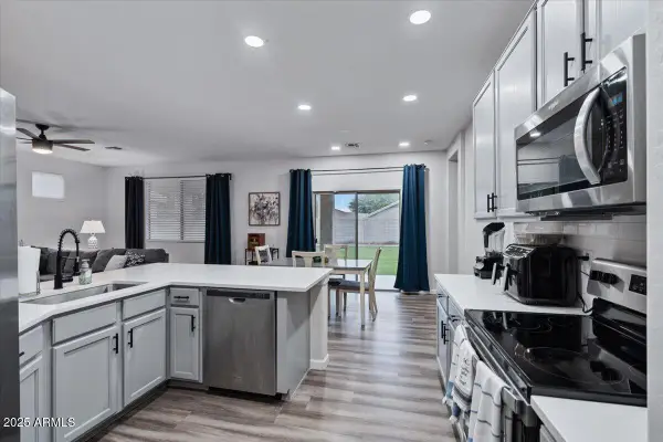 1524 E Gary Way, Phoenix, AZ 85042