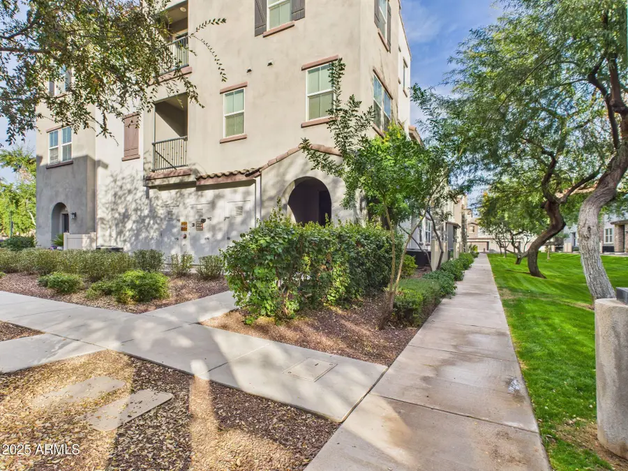 2335 E Hidalgo Avenue, Phoenix, AZ 85040 - Image #3