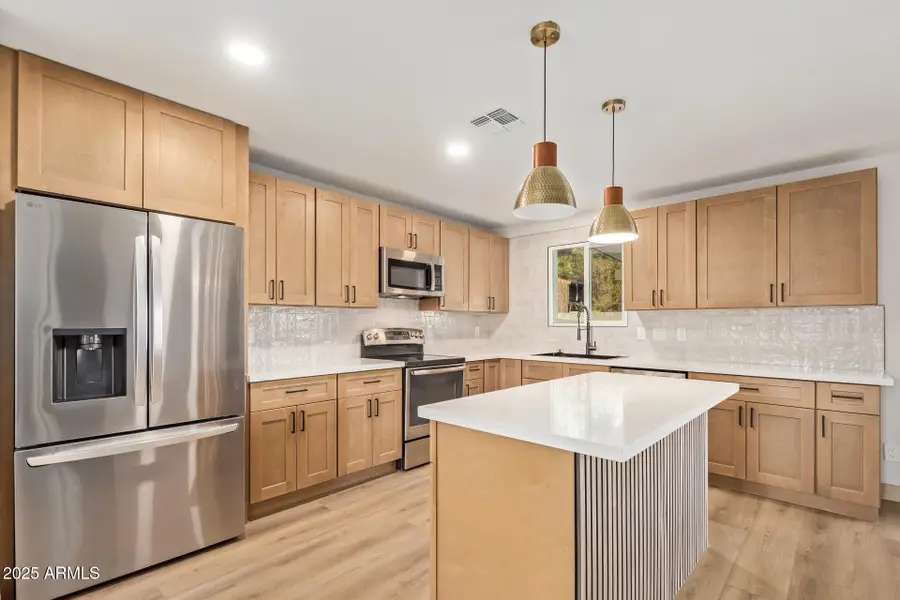 2910 W Anderson Drive, Phoenix, AZ 85053 - Image #2