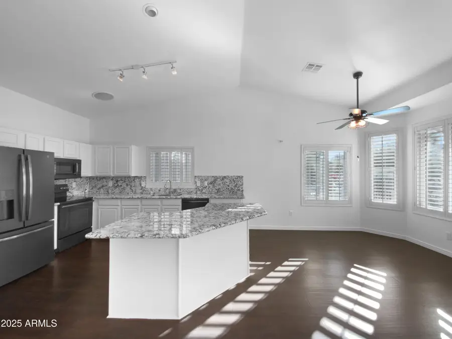 6934 S Oakmont Drive, Chandler, AZ 85249 - Image #2