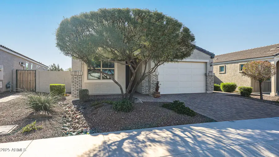 17887 W Hiddenview Drive, Goodyear, AZ 85338 - Image #2