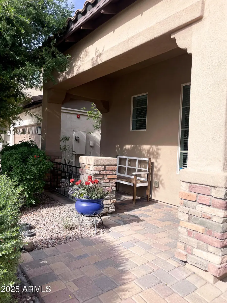 12812 W Caraveo Place, Peoria, AZ 85383 - Image #3