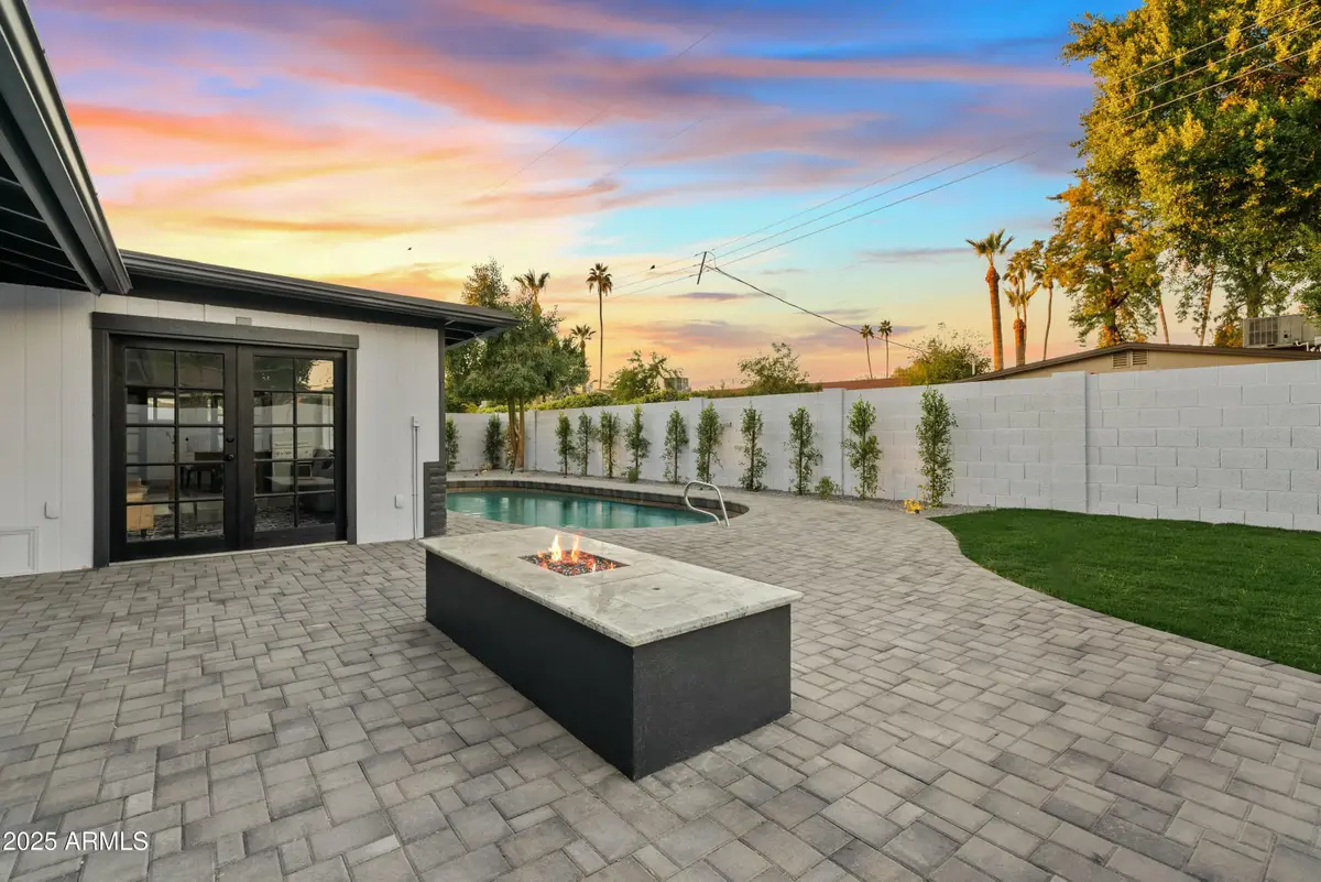 1302 W Golden Lane, Phoenix, AZ 85021 - Image #1