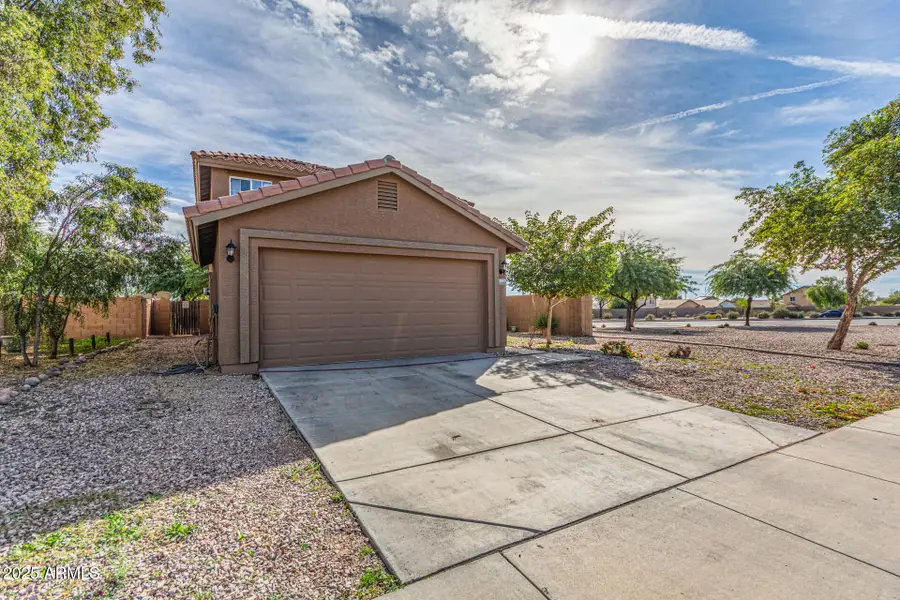 22613 W Desert Bloom Street, Buckeye, AZ 85326 - Image #2