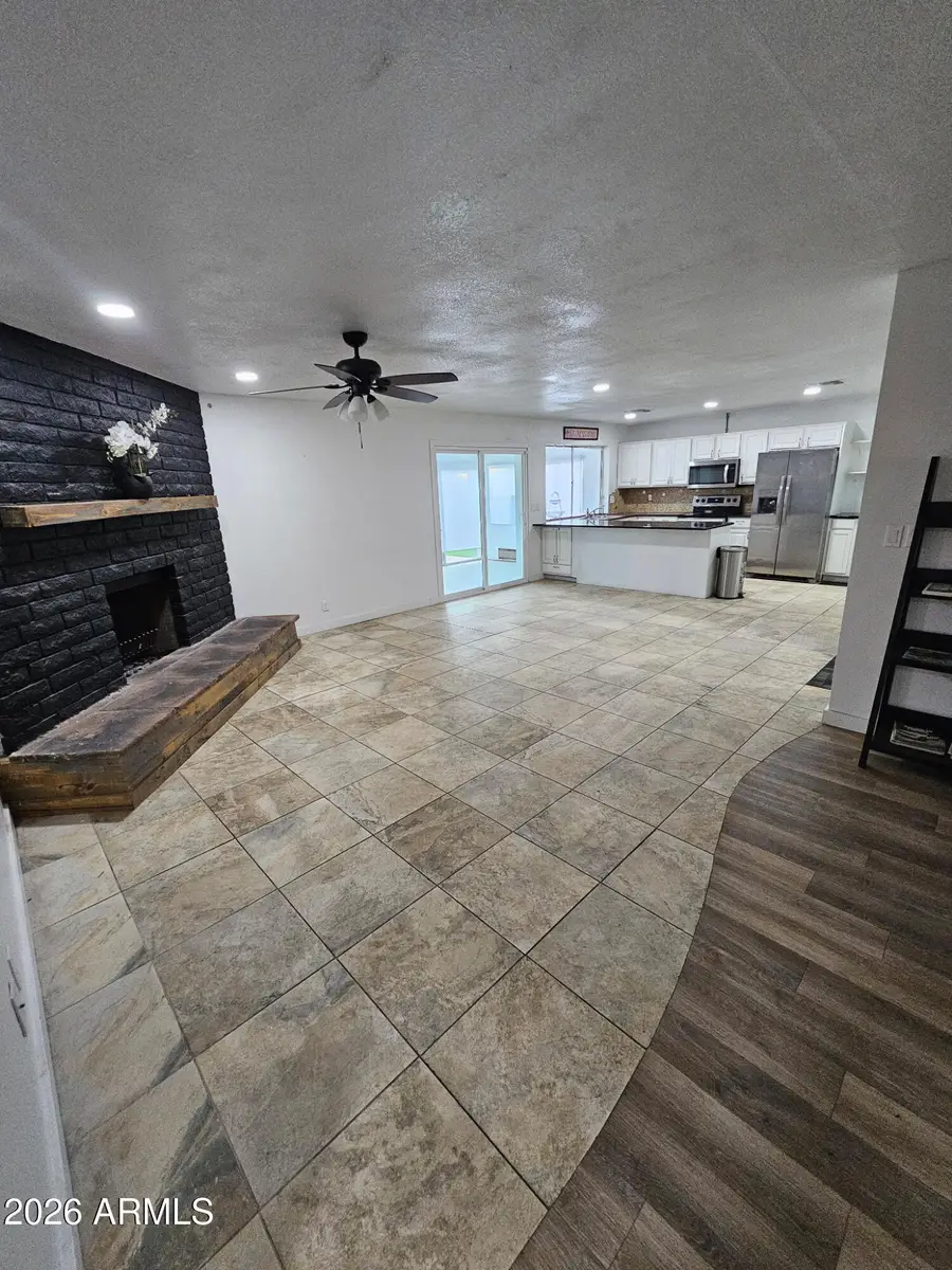 902 E Glade Avenue, Mesa, AZ 85204 - Image #2