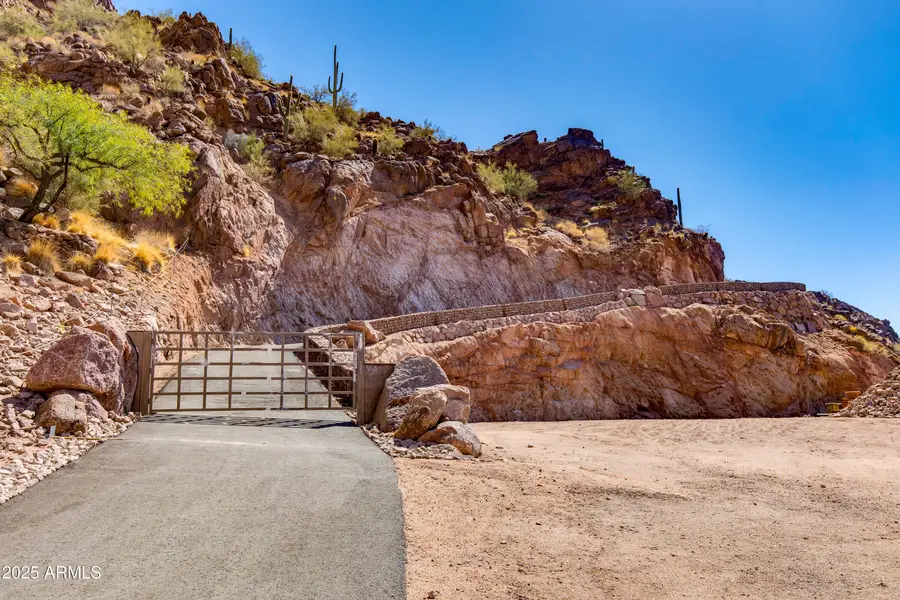 5250 E Red Rock Drive #34, Phoenix, AZ 85018 - Image #3