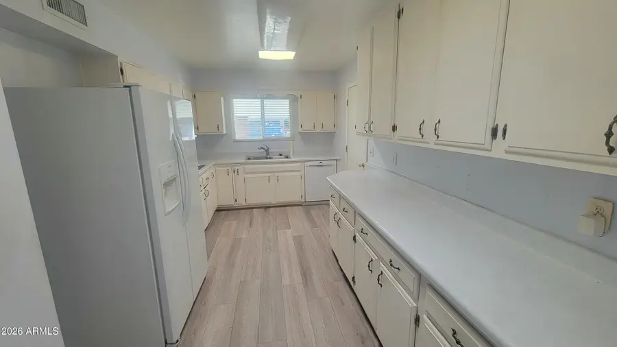 10438 W Cinnebar Avenue, Sun City, AZ 85351 - Image #2